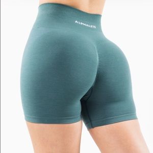 Alphalete AMPLIFY SHORT 4.5" Seamless Scrunch Short Ocean